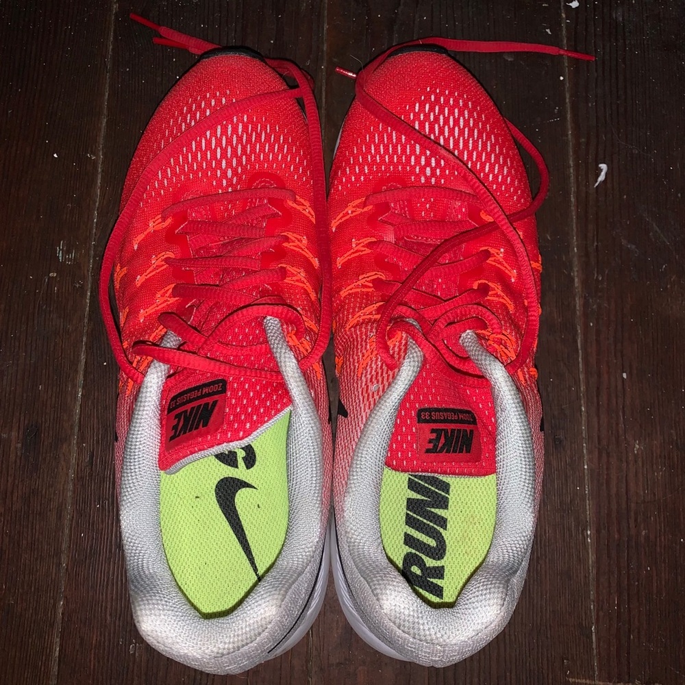 Woman's Nike Zoom Pegasus 33 sneakers